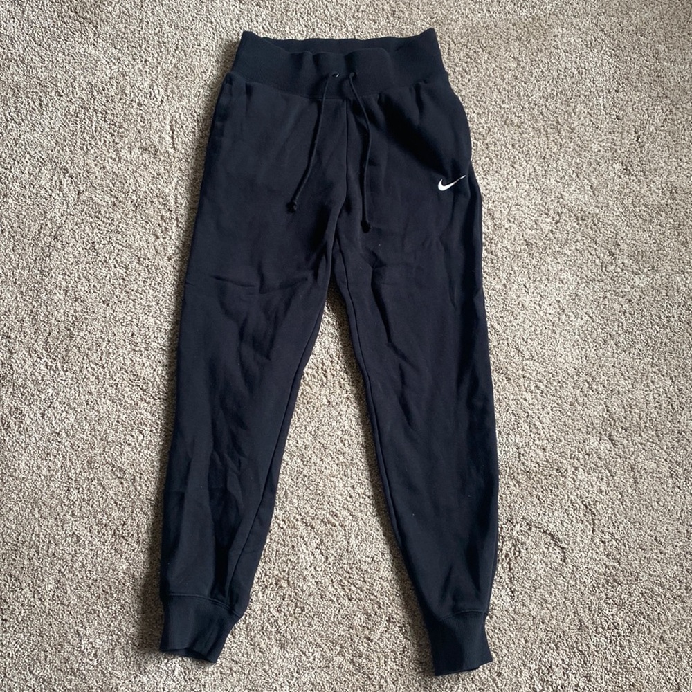 Women black nike sweats (highwaisted)